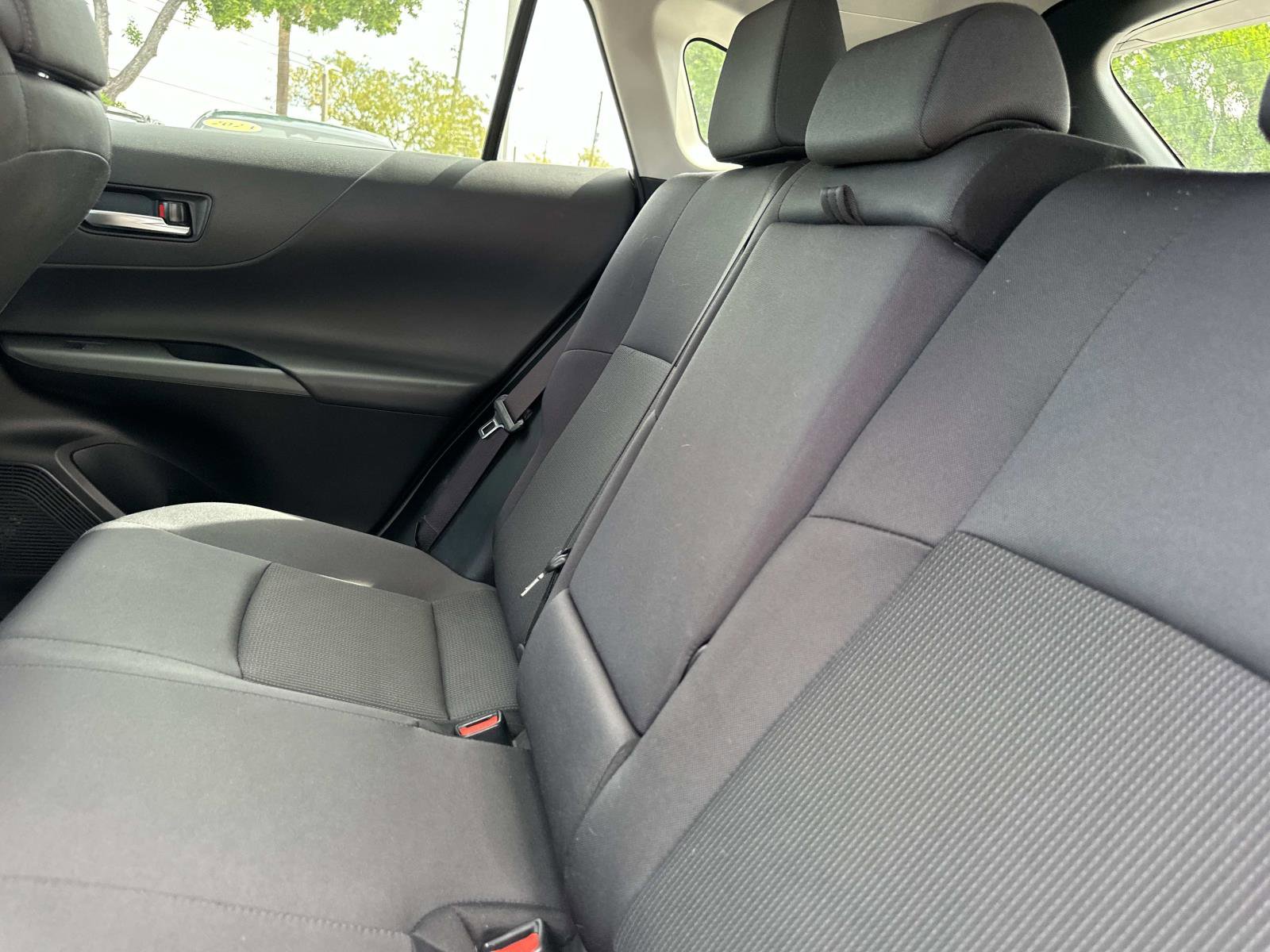 2023 Toyota Venza LE photo 12