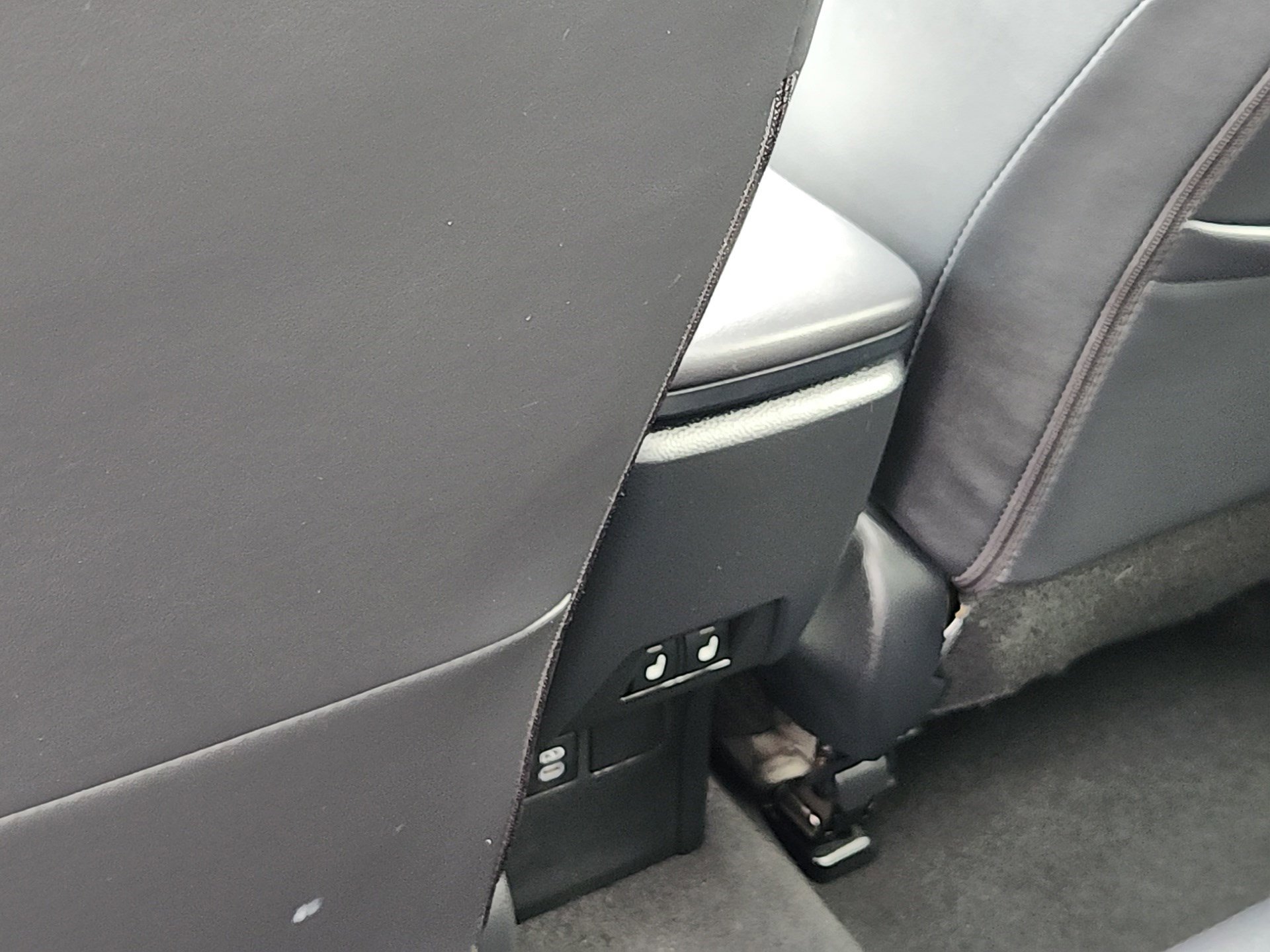 2025 Toyota Prius Limited photo 25