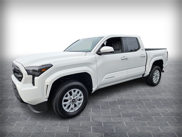 2025 Toyota Tacoma SR5 photo 3