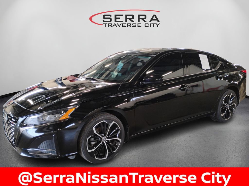 2023 Nissan Altima 2.5 SR photo 7