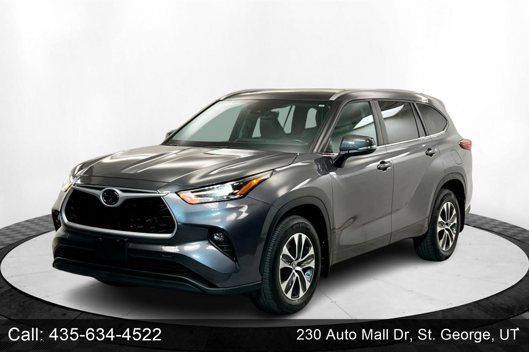 2024 Toyota Highlander XLE's photo