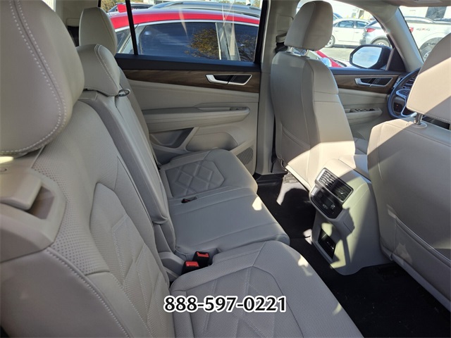 2025 Volkswagen Atlas SE photo 4