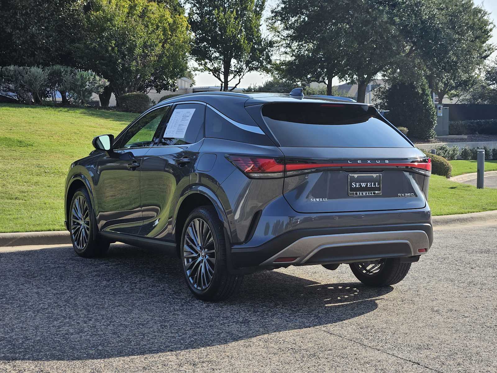 2024 Lexus RX 350 Luxury photo 3