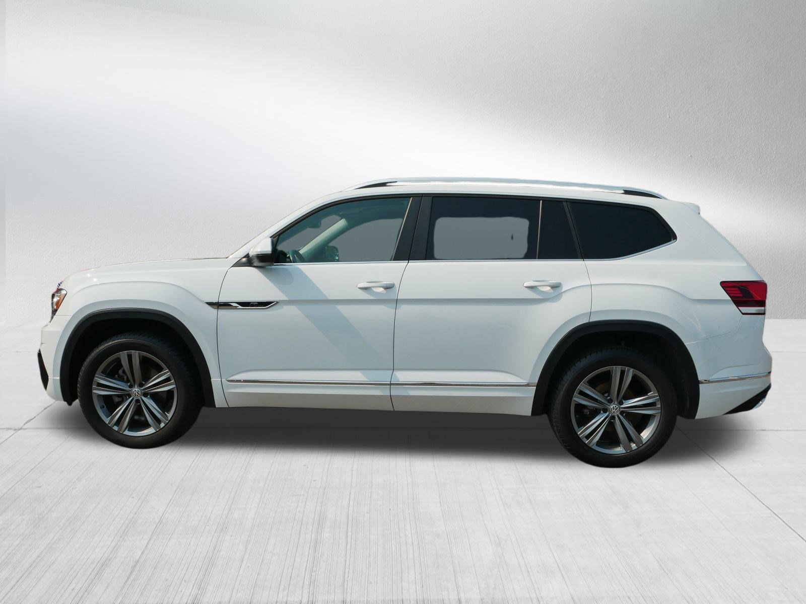 Used 2019 Volkswagen Atlas SE R-Line w/Tech with VIN 1V2XR2CA4KC586397 for sale in Minneapolis, Minnesota