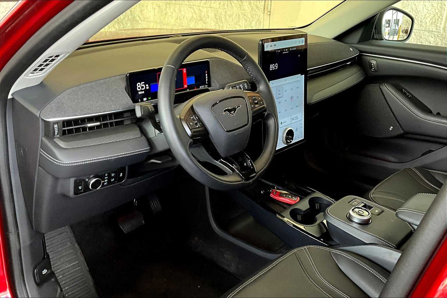 2024 Ford Mustang Mach-E Premium photo 17