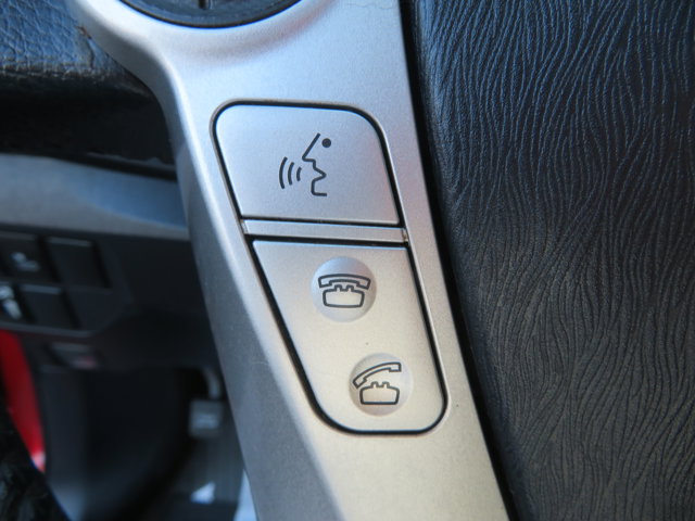2015 Toyota Prius Four photo 28