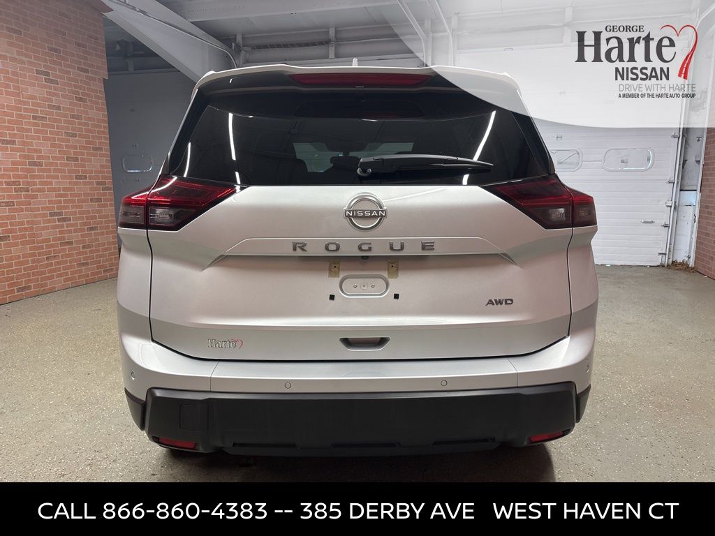 2025 Nissan Rogue SV photo 4