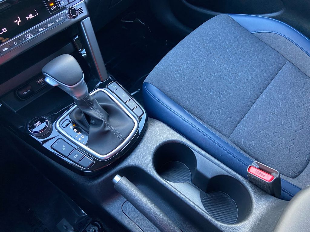 2024 Kia Seltos S photo 17