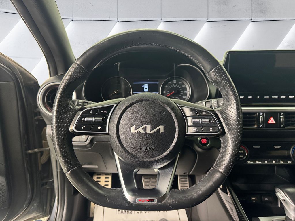 2023 Kia Forte GT-Line photo 9