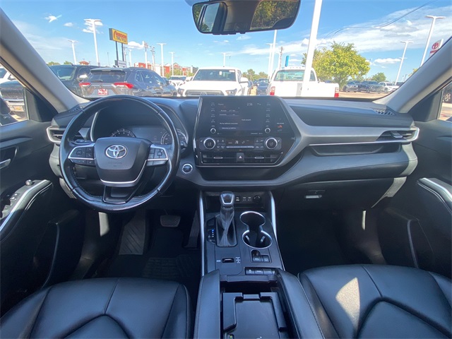 2022 Toyota Highlander XLE photo 18