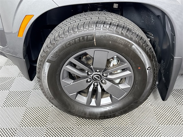 2025 Nissan Frontier SV photo 4