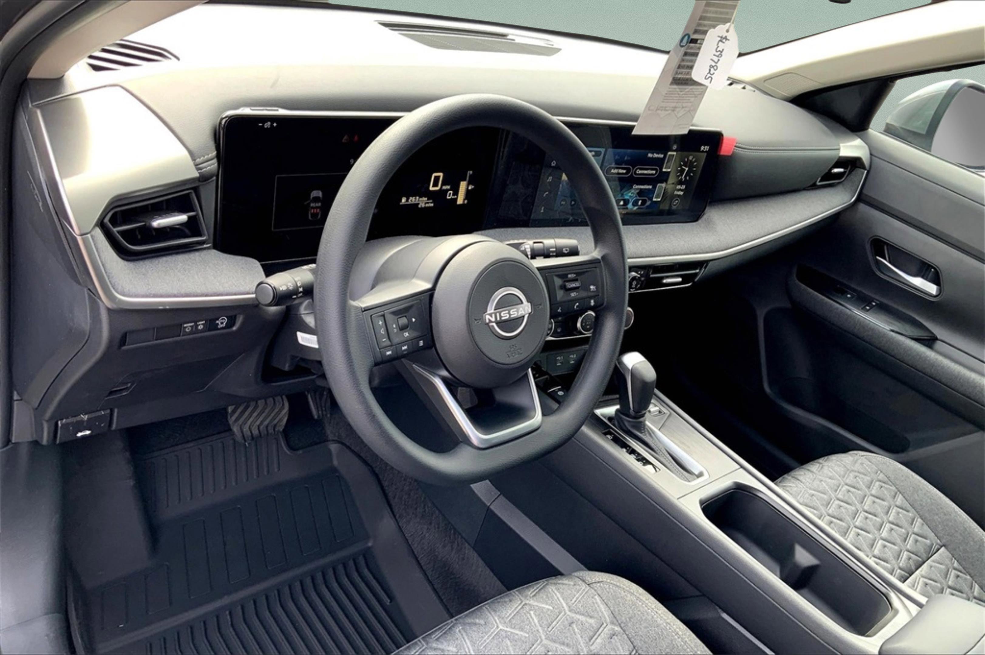 2025 Nissan Kicks SV photo 5
