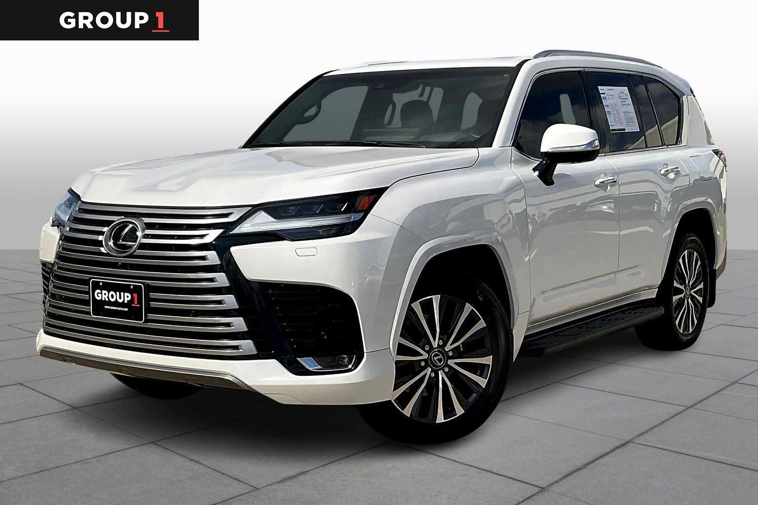 2024 Lexus LX Premium's photo