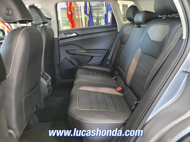 2022 Volkswagen Taos SEL photo 8