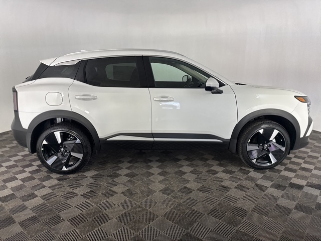 2025 Nissan Kicks SR photo 3