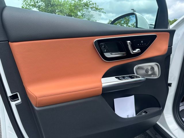 2025 Mercedes Benz GLC 350e 4MATIC photo 10