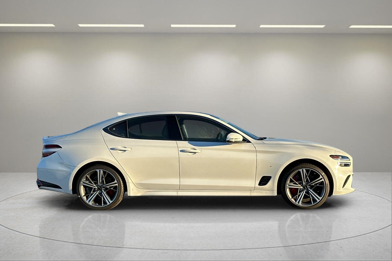 2025 Genesis G70 3.3T Sport Advanced photo 2