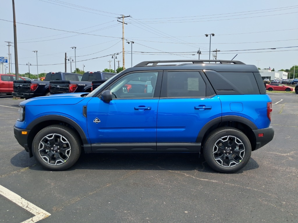 2025 Ford Bronco Sport Outer Banks photo 3