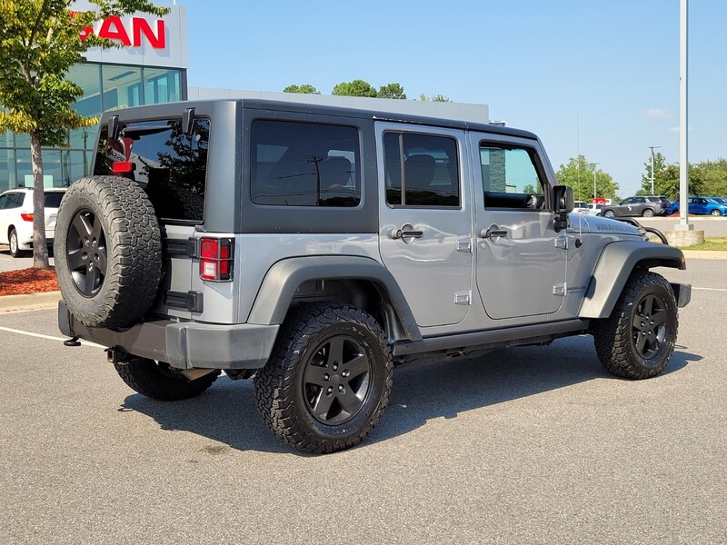 2017 Jeep Wrangler Unlimited Sport Big Bear photo 2