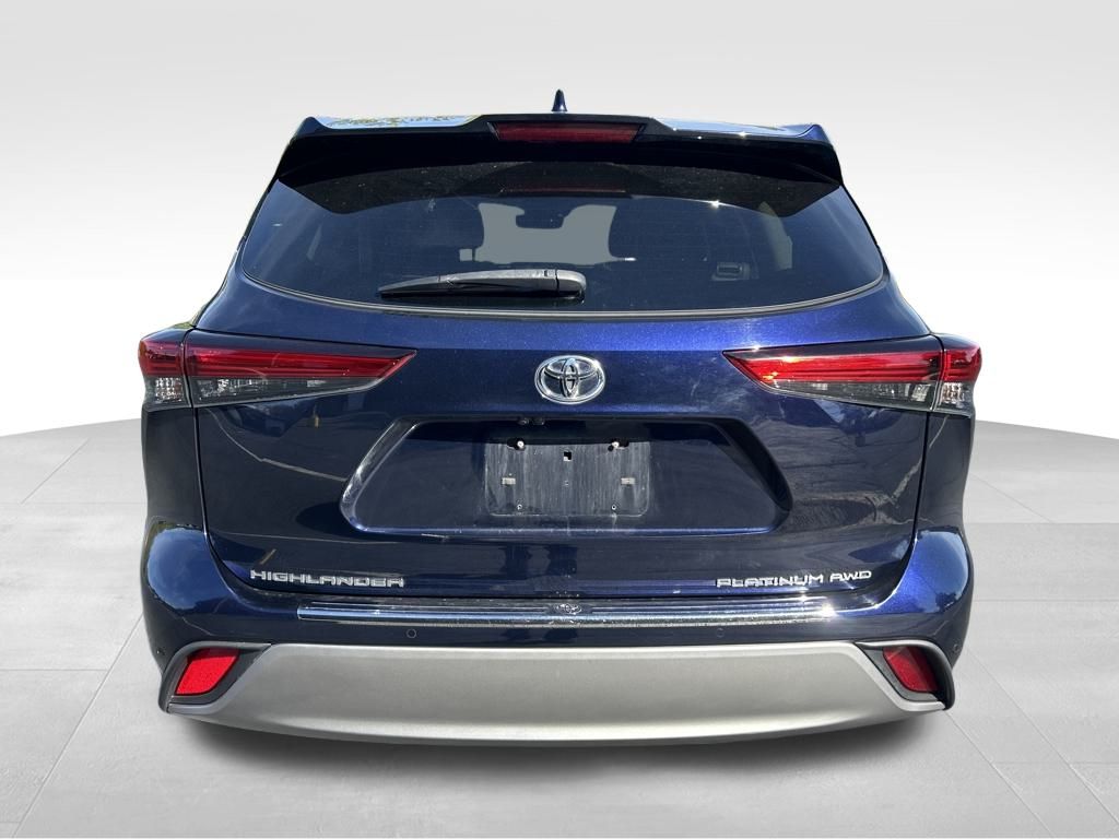 2021 Toyota Highlander Platinum photo 4