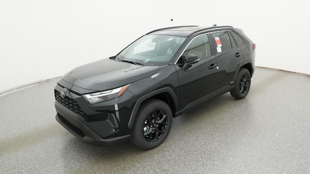 2025 Toyota RAV4 XLE's photo