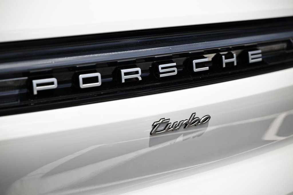 2025 Porsche Cayenne Turbo E-Hybrid photo 14
