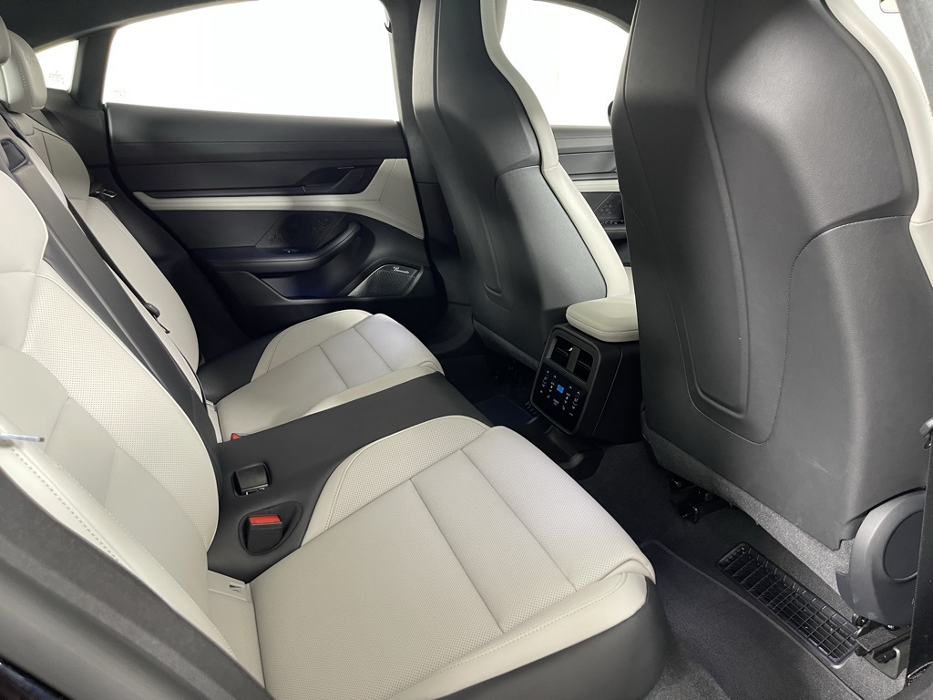 2024 Porsche Taycan Turbo photo 22
