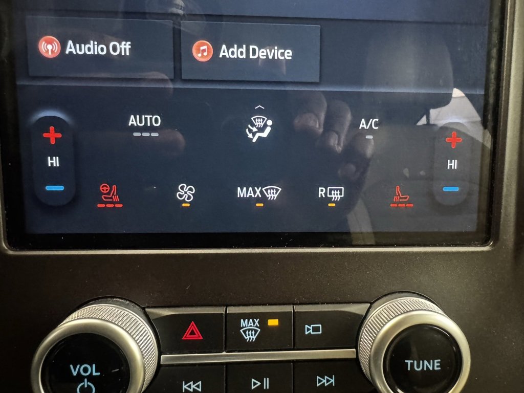 2021 Ford Edge SEL photo 5