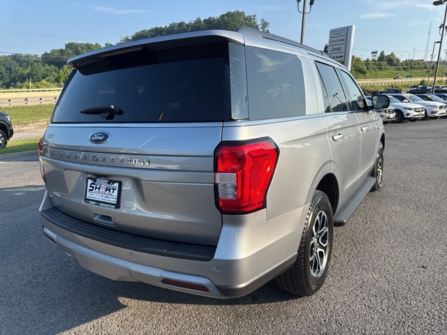2024 Ford Expedition XLT photo 2
