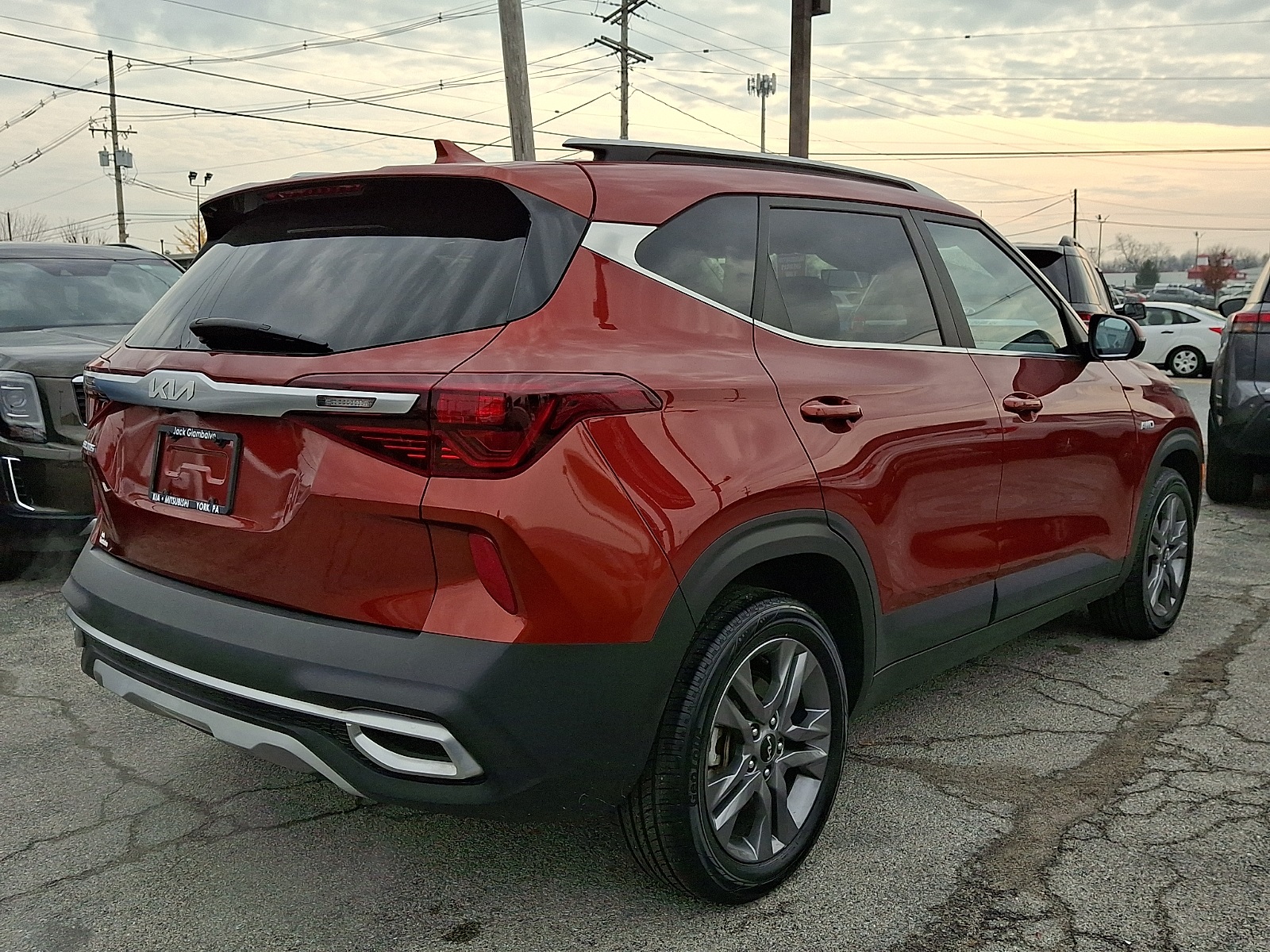 2023 Kia Seltos S photo 3