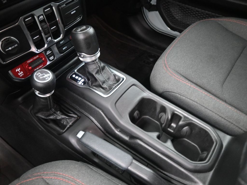 2024 Jeep Wrangler Rubicon photo 4