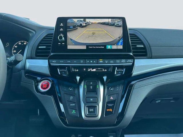 2025 Honda Odyssey Touring photo 22