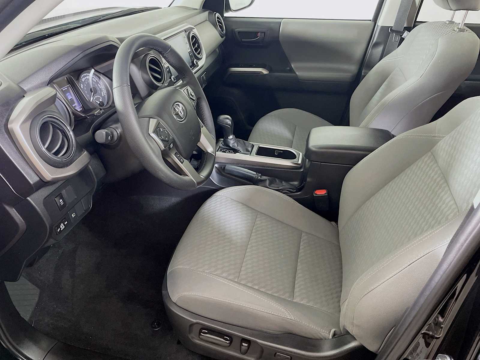 2022 Toyota Tacoma SR5 photo 19
