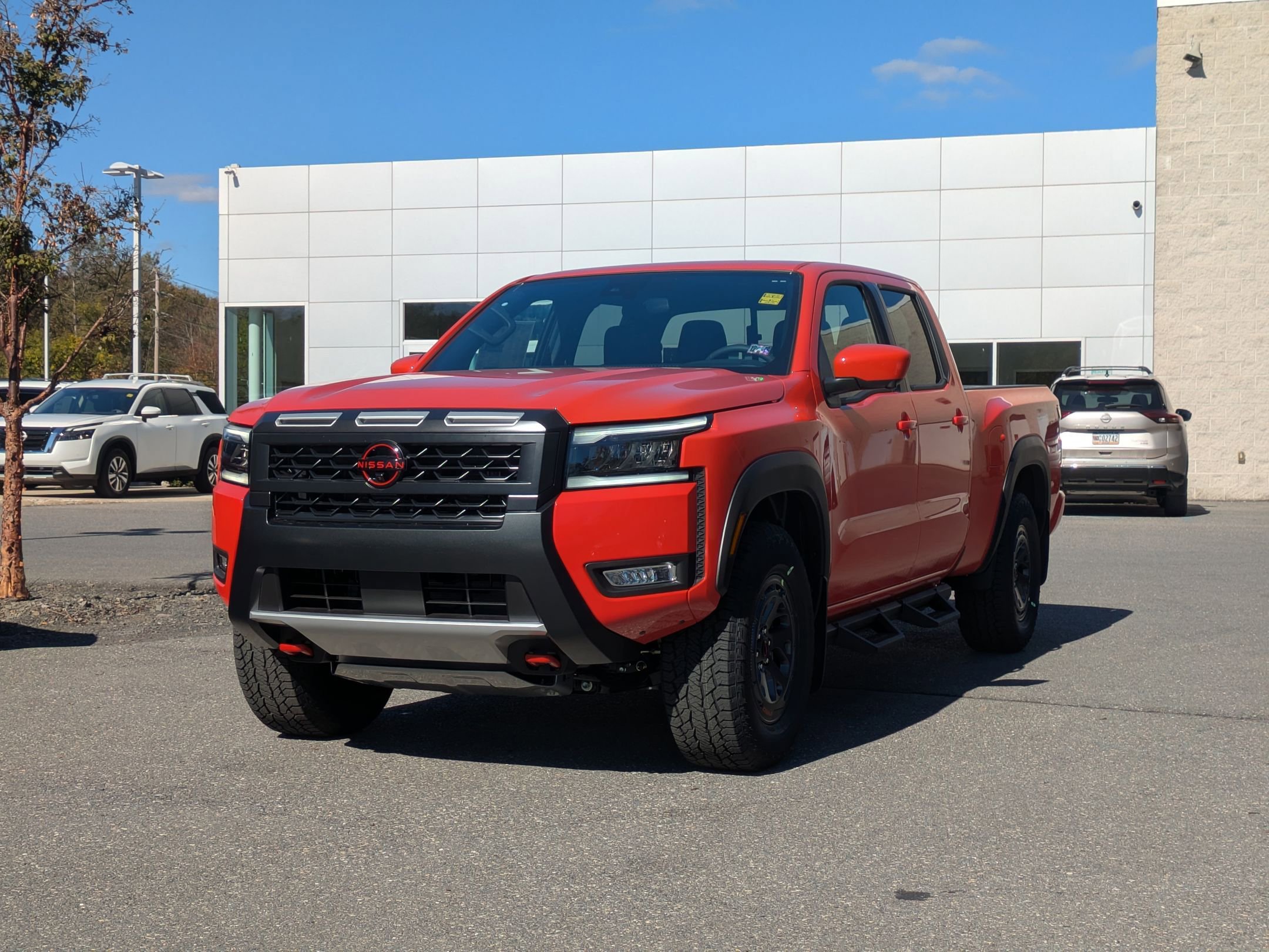 2026 Nissan Frontier PRO-4X photo 2