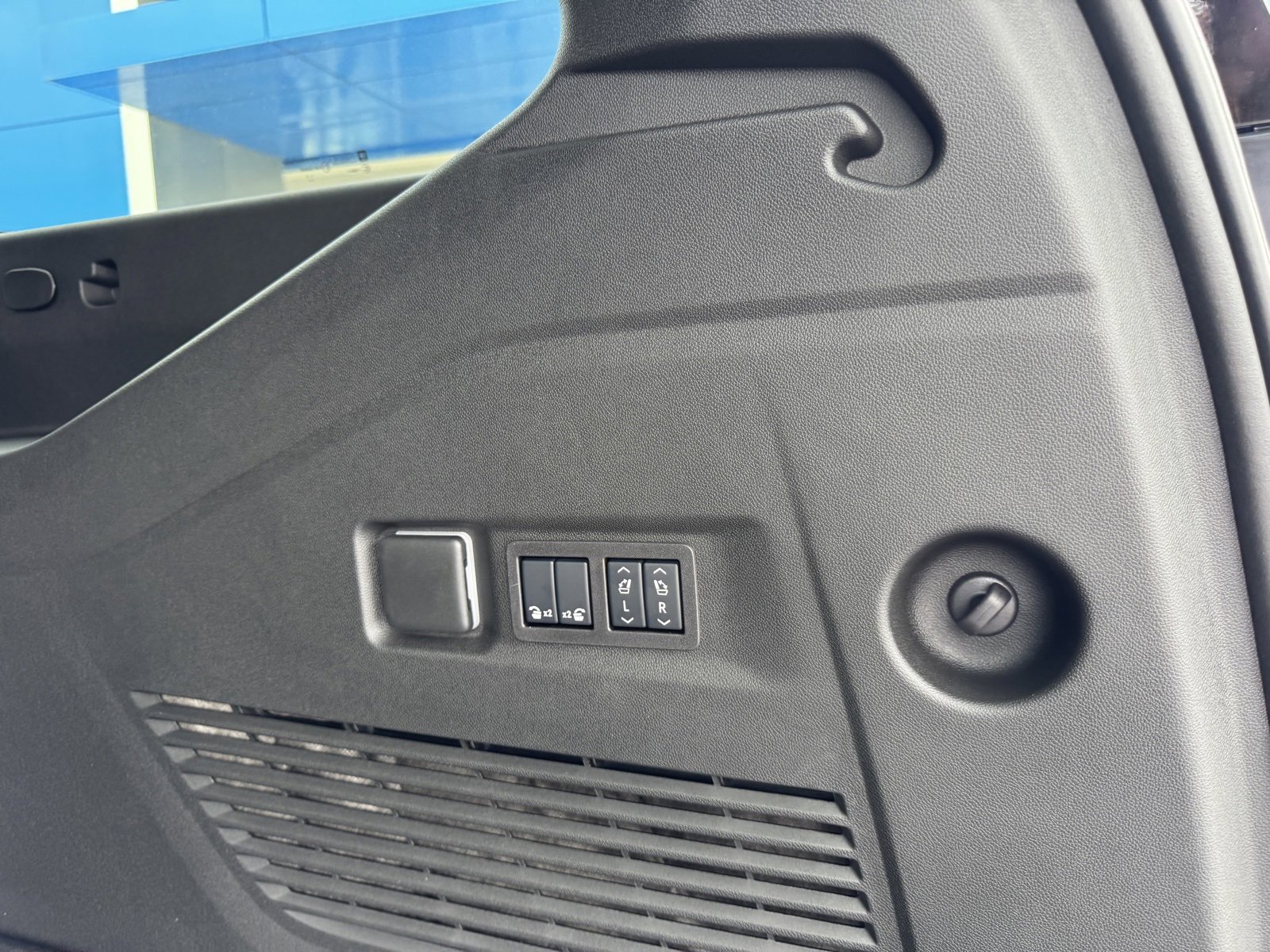 2025 Gmc Yukon XL photo 23