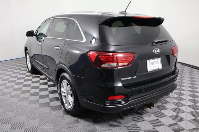 2020 Kia Sorento LX photo 2