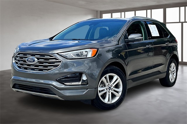 2020 Ford Edge SEL photo 2