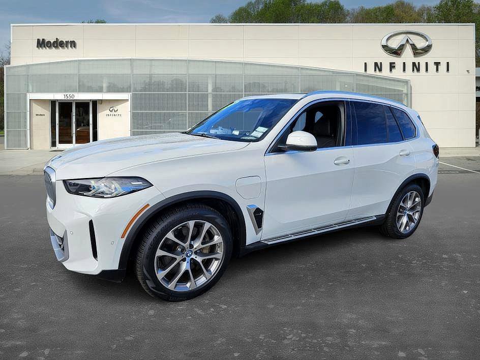 2024 BMW X5 50e's photo