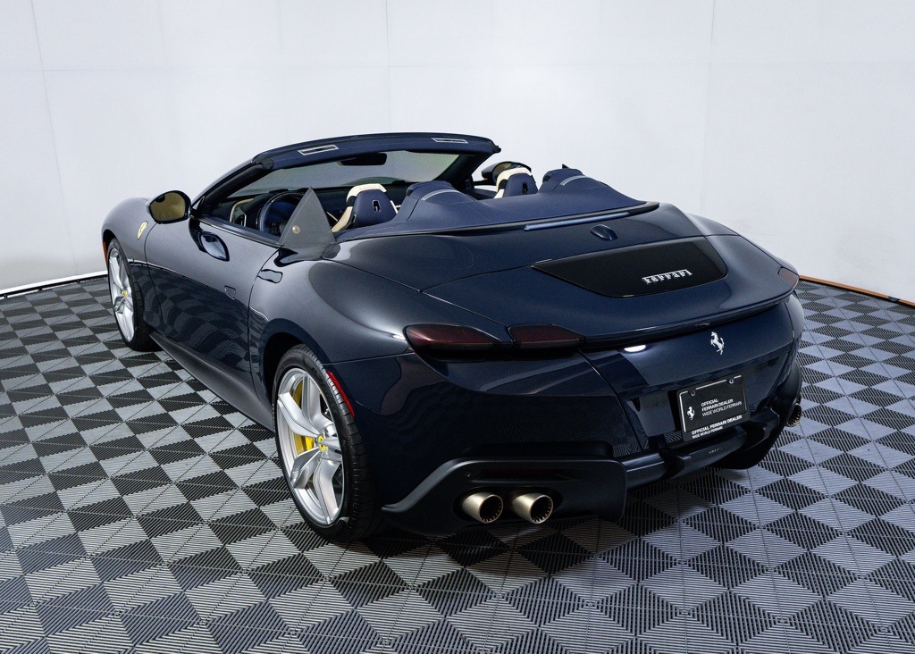 2024 Ferrari Roma Base photo 15
