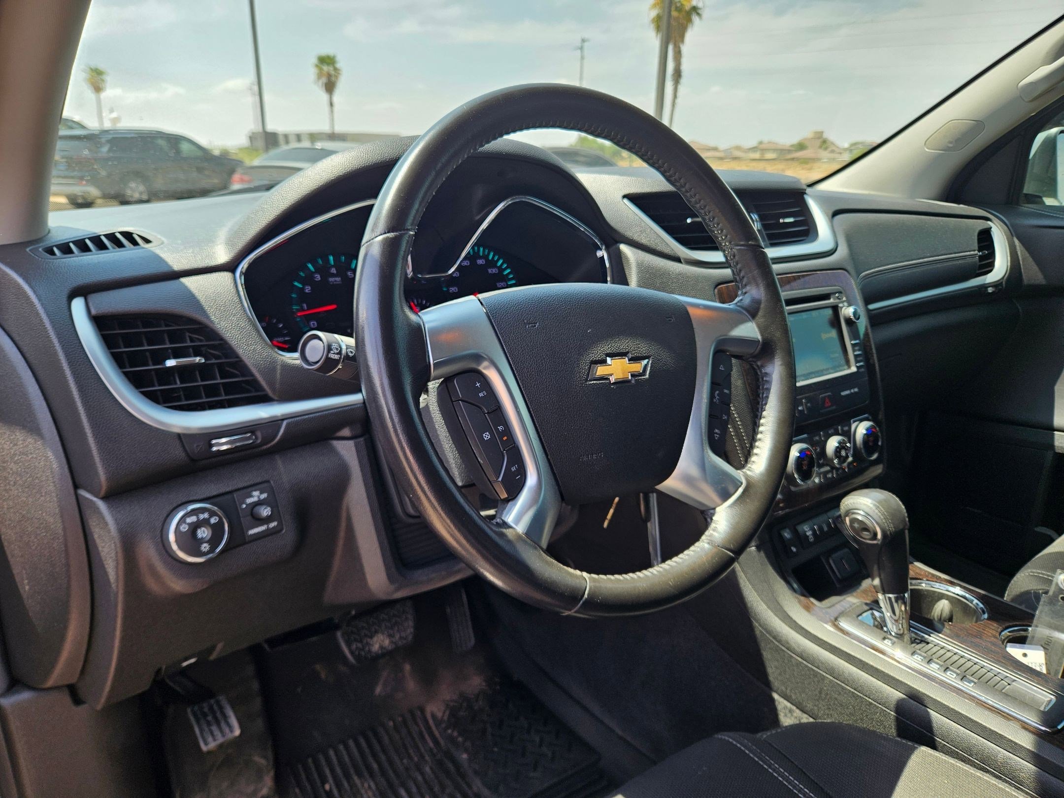 2015 Chevrolet Traverse 2LT photo 14