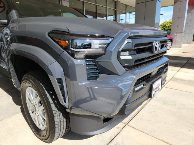 2025 Toyota Tacoma SR5 4x4 Double Cab photo 4