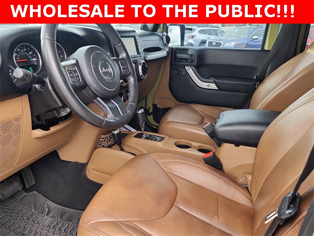 2013 Jeep Wrangler Unlimited Sahara photo 11