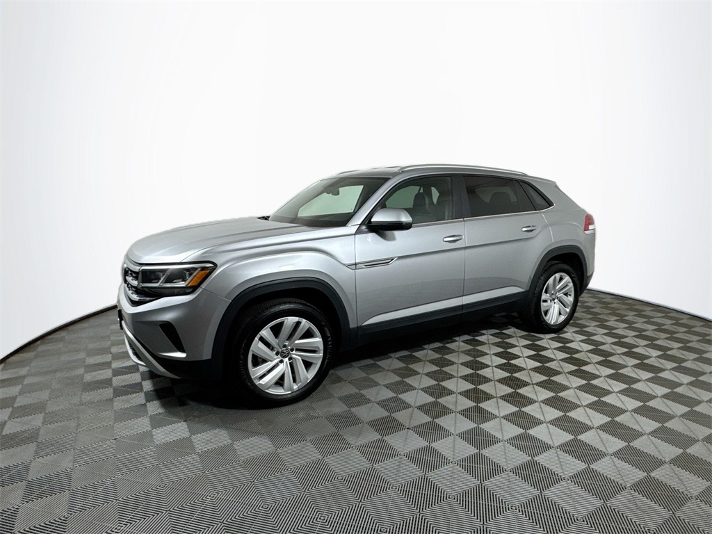 2023 Volkswagen Atlas Cross Sport V6 SE Technology photo 2