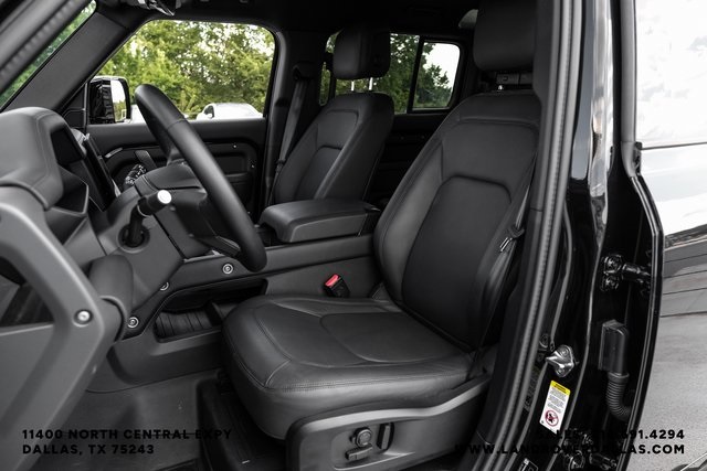 2025 Land Rover Defender 110 X-Dynamic SE photo 29