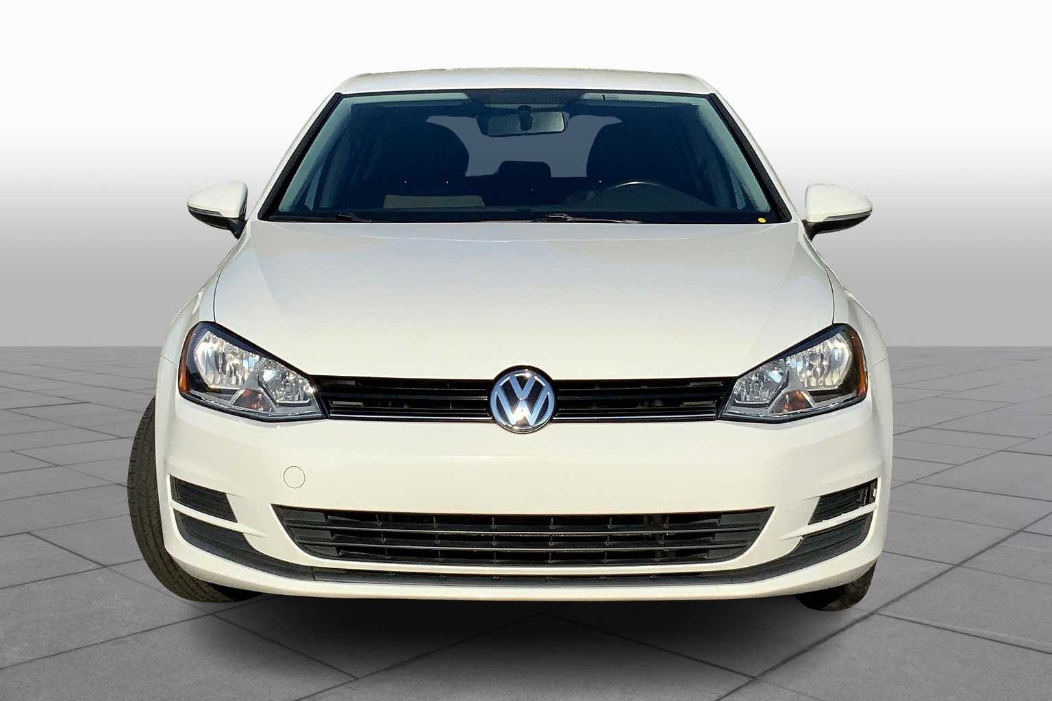 2017 Volkswagen Golf S photo 3