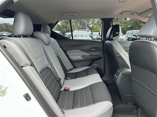2023 Nissan Kicks SR photo 11