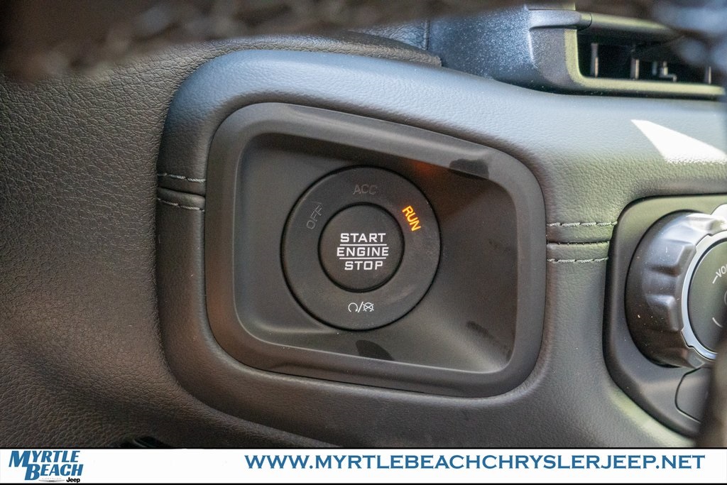 2025 Jeep Gladiator Sport photo 27