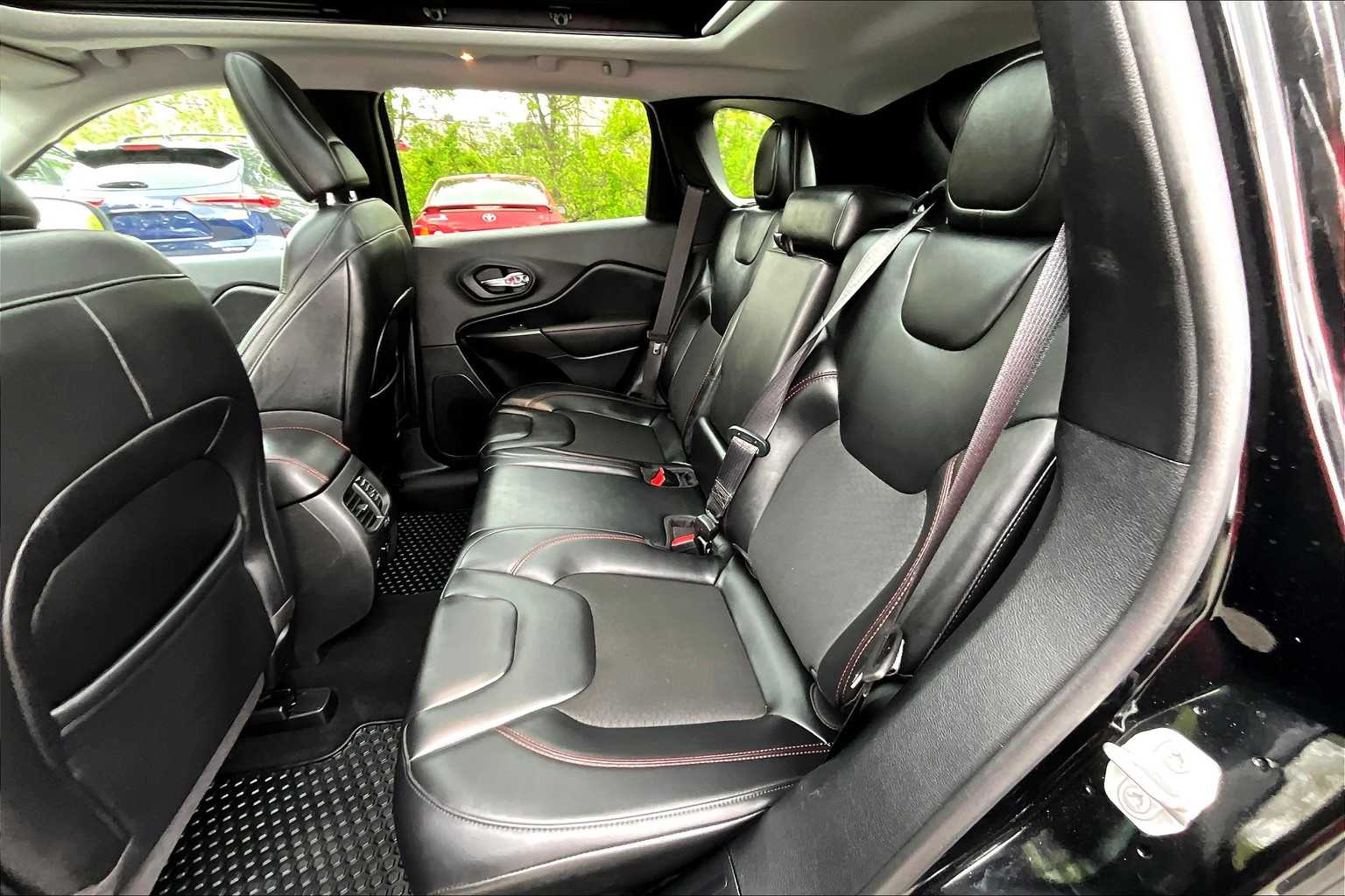 2021 Jeep Cherokee Trailhawk photo 18