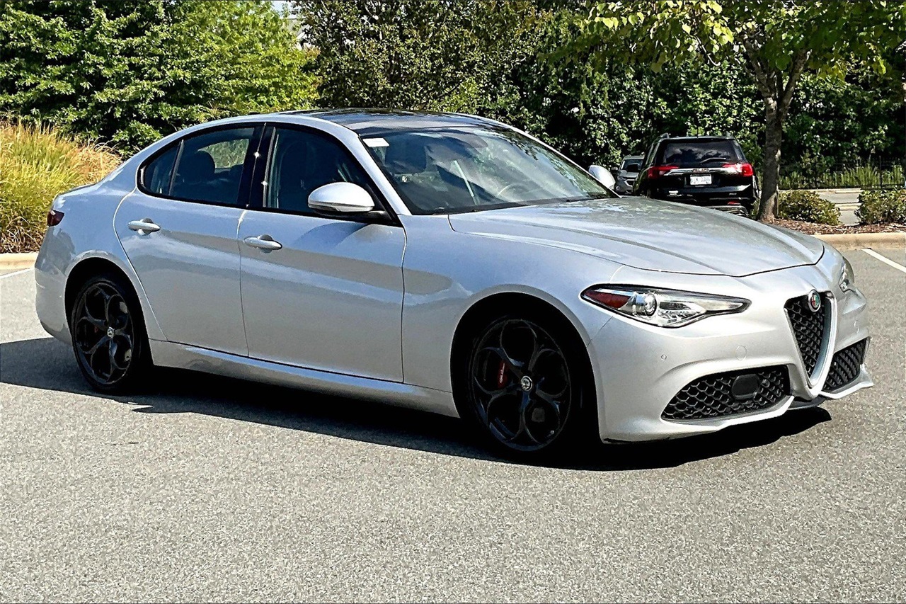 2018 Alfa Romeo Giulia Ti photo 2