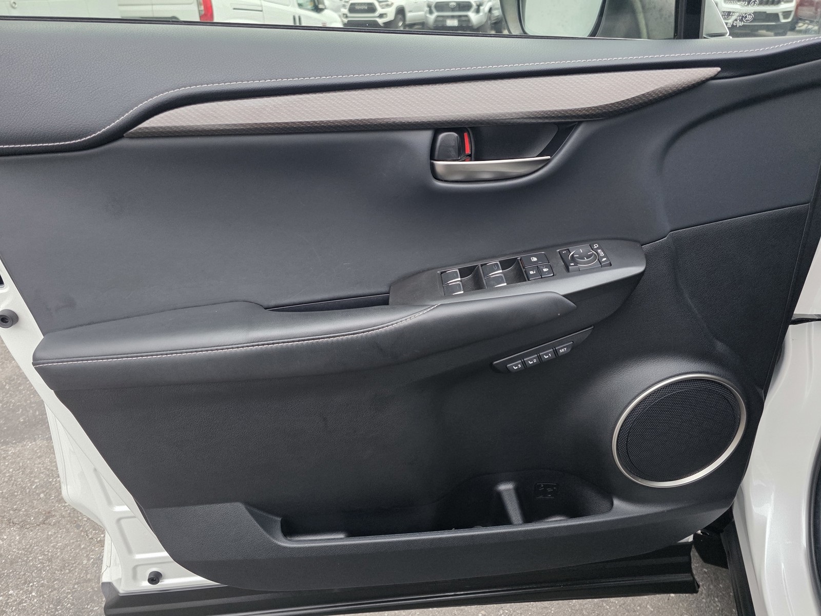 2018 Lexus NX 300h Luxury photo 19
